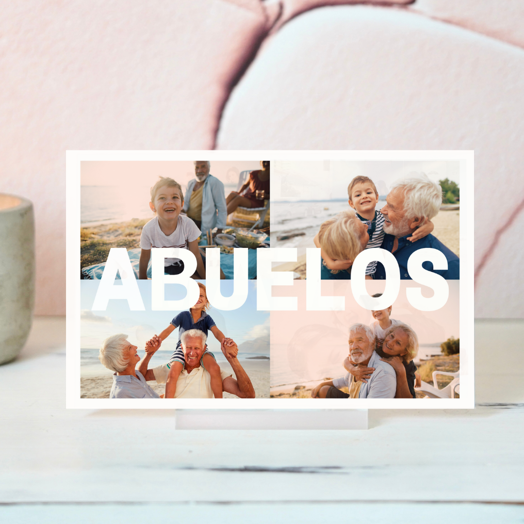 Placa con fotos y la palabra abuelos