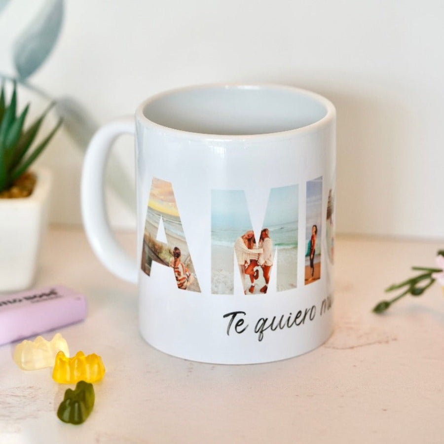 Taza personalizada con fotos de amistad y la palabra 'Amiga' en letras elegantes.