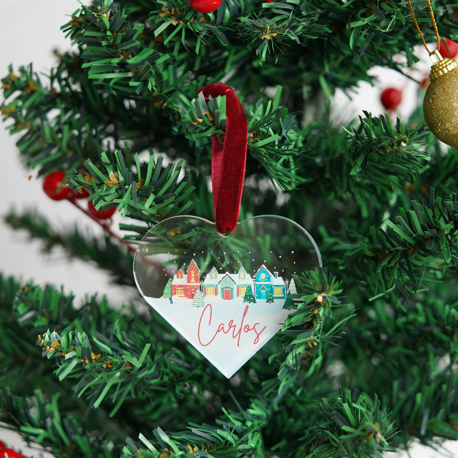 Precioso adorno Navideño con el nombre personalizable, decora el árbol de una forma original y diferente! El regalo perfecto para cualquier persona, mamá, papá, amigo, amiga, parejas... etc.