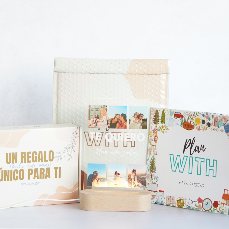 Set compuesto por lámpara vertical te quiero 6 fotos y texto personalizado más libro de planes para parejas de plan with