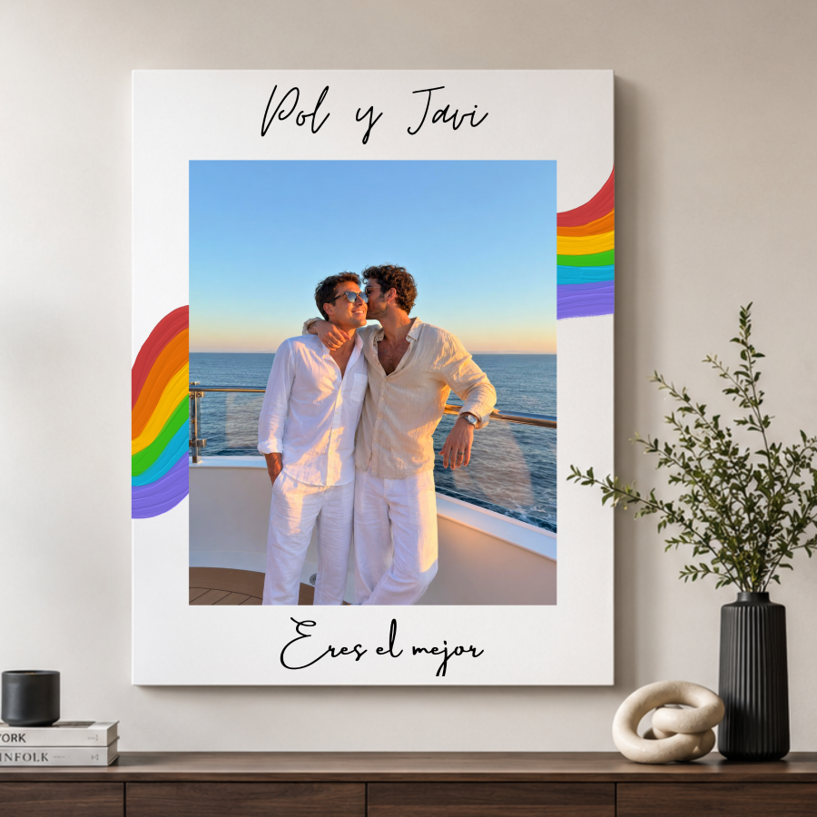 Convierte tus recuerdos en un regalo único con este lienzo vertical personalizado LGTBI. Añade vuestra foto favorita y una dedicatoria especial para crear un detalle lleno de emoción, orgullo y significado. Perfecto para aniversarios, cumpleaños, San Valentín o cualquier ocasión importante.