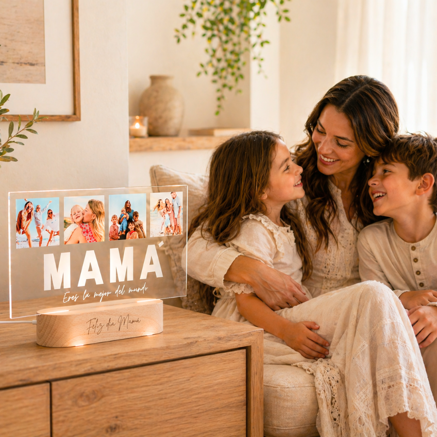 Lámpara de metacrilato personalizada para mamá con fotos y base de luz de madera