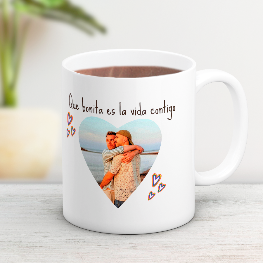 Taza Corazón Orgullo, ¿Buscas un regalo original para el día del orgullo? 🎁 Descubre nuestras tazas personalizadas para tu persona favorita: especiales, emotivas y listas en 48h. ¡Enamorarás!