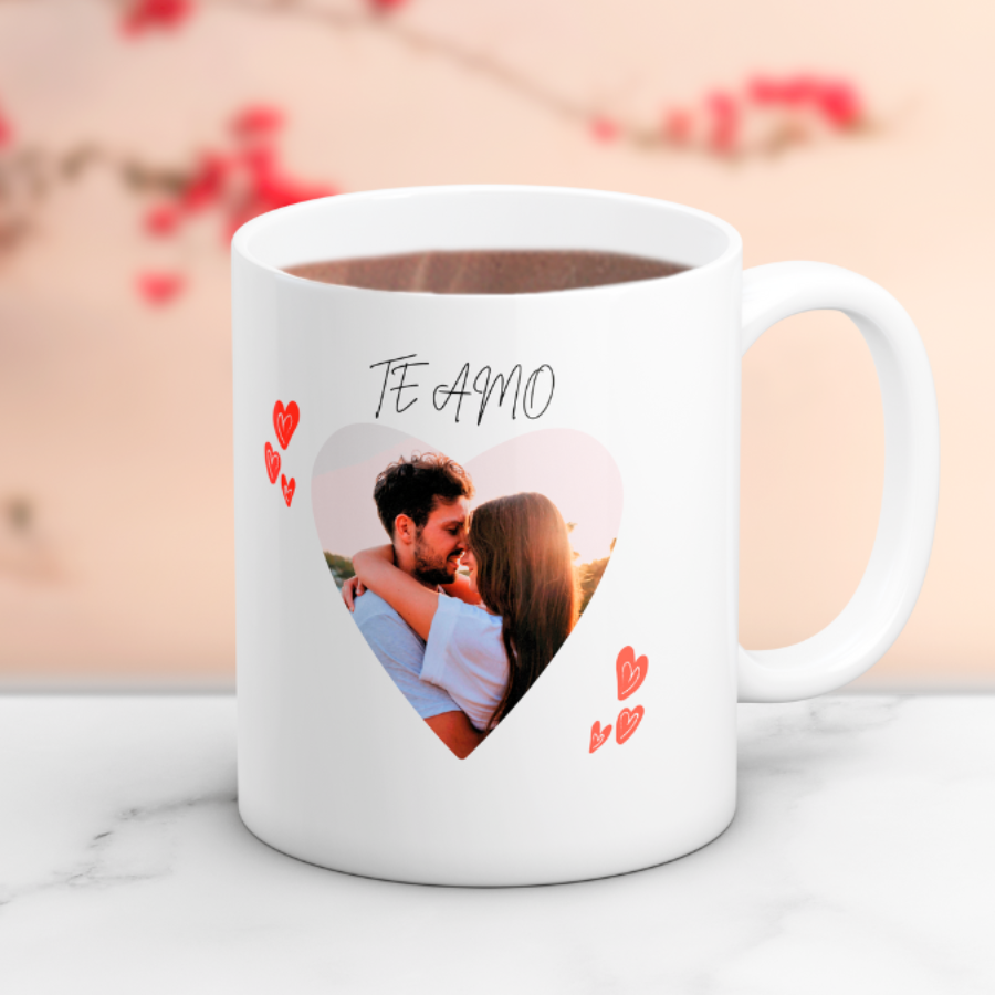 Taza corazón ❤️ , ¿Buscas un regalo original para tu pareja? 🎁 Descubre nuestras tazas personalizadas para tu persona favorita: especiales, emotivas y listas en 48h. ¡Enamoraras!
