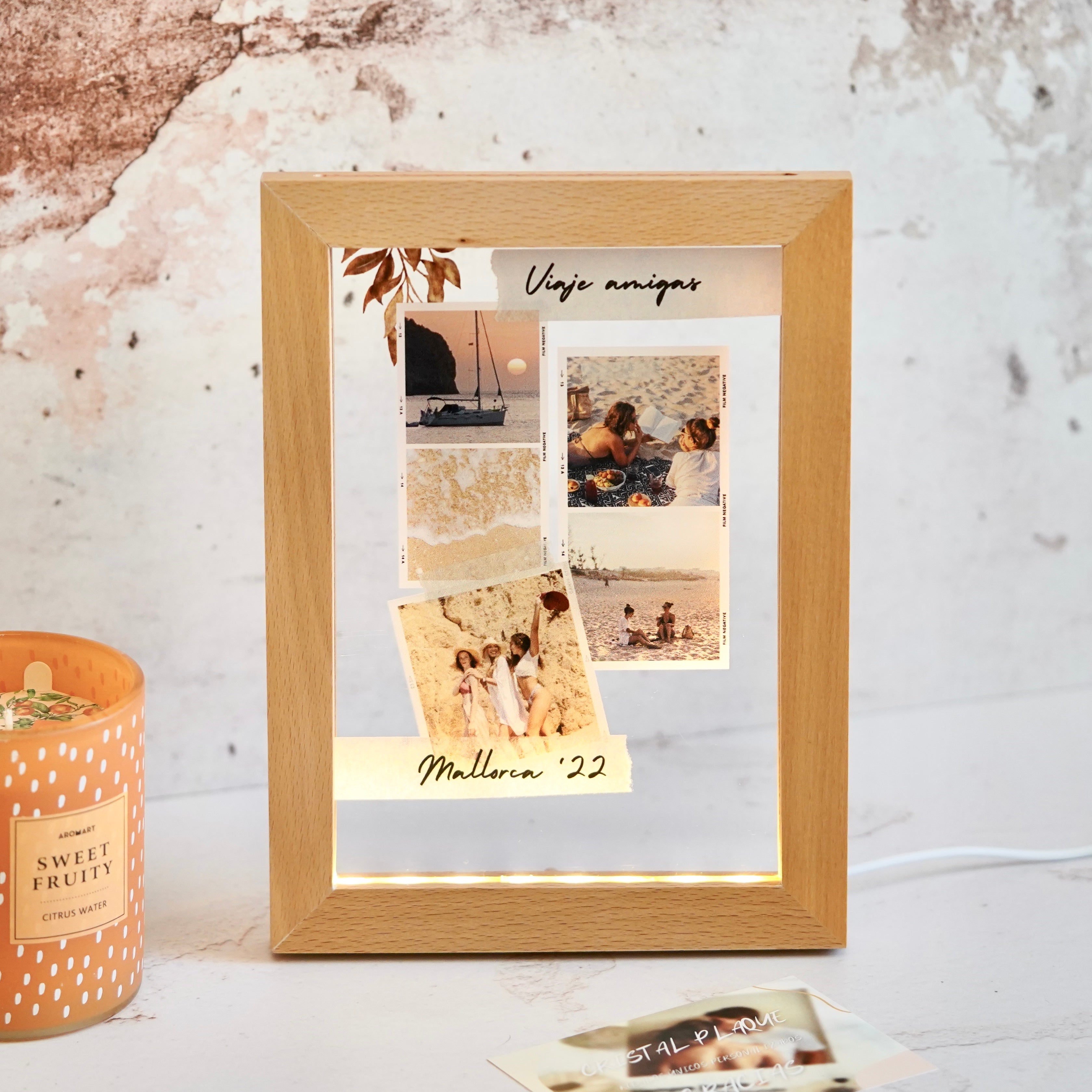 Sorprende a tus seres queridos con un regalo único y personalizado, como una hermosa placa de cristal con fotos o un marco con foto personalizado. Ideal para regalos de aniversario, cumpleaños o simplemente para demostrar tu cariño. En nuestra tienda online, encontrarás muchas opciones de regalos originales personalizados para tu novio o novia. ¡Haz que ese momento especial sea aún más memorable con un regalo personalizado!