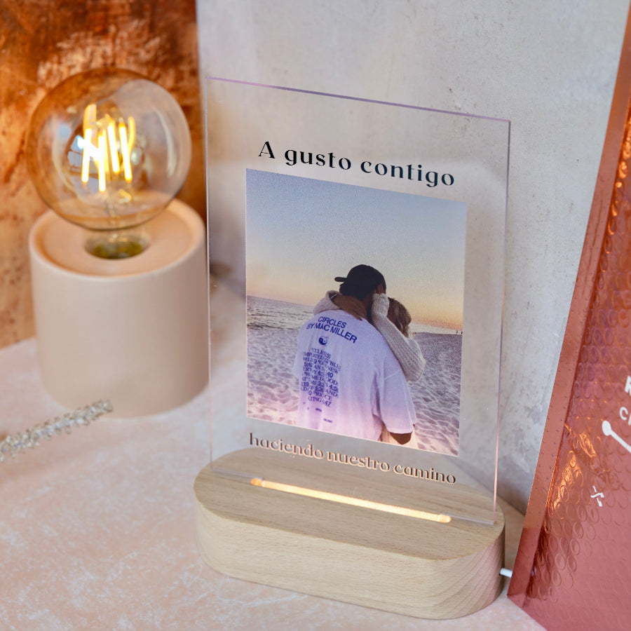 Lámpara Spotify con base de Luz | Idea de regalo personalizado | Regalo día del padre | Regalo para mi novia | Regalo para mi novio | Crear placa SPOTIFY | Placa de música PERSONALIZADA | Placa de cristal Spotify | Regalo Original y Especial | Metacrilato Spotify | Placas con tu diseño SPOTIFY | Regalo original | Cristal Plaque