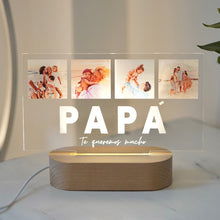 Cargar imagen en el visor de la galería, regalo Día del Padre original con fotos en una lámpara transparente que pone PAPÁ
