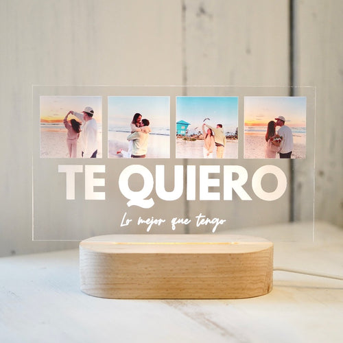 Placa personalizada con cuatro fotos, un 'Te Quiero' y una frase personalizable, montada en una base iluminada para destacar los recuerdos especiales.