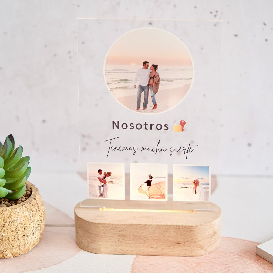 Una lámpara decorativa con valor emocional que ilumina cualquier espacio con estilo y sentimiento.