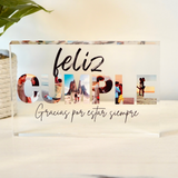 Placa de “Feliz Aniversário” com fotos