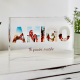 Placa "AMIGO" com fotos