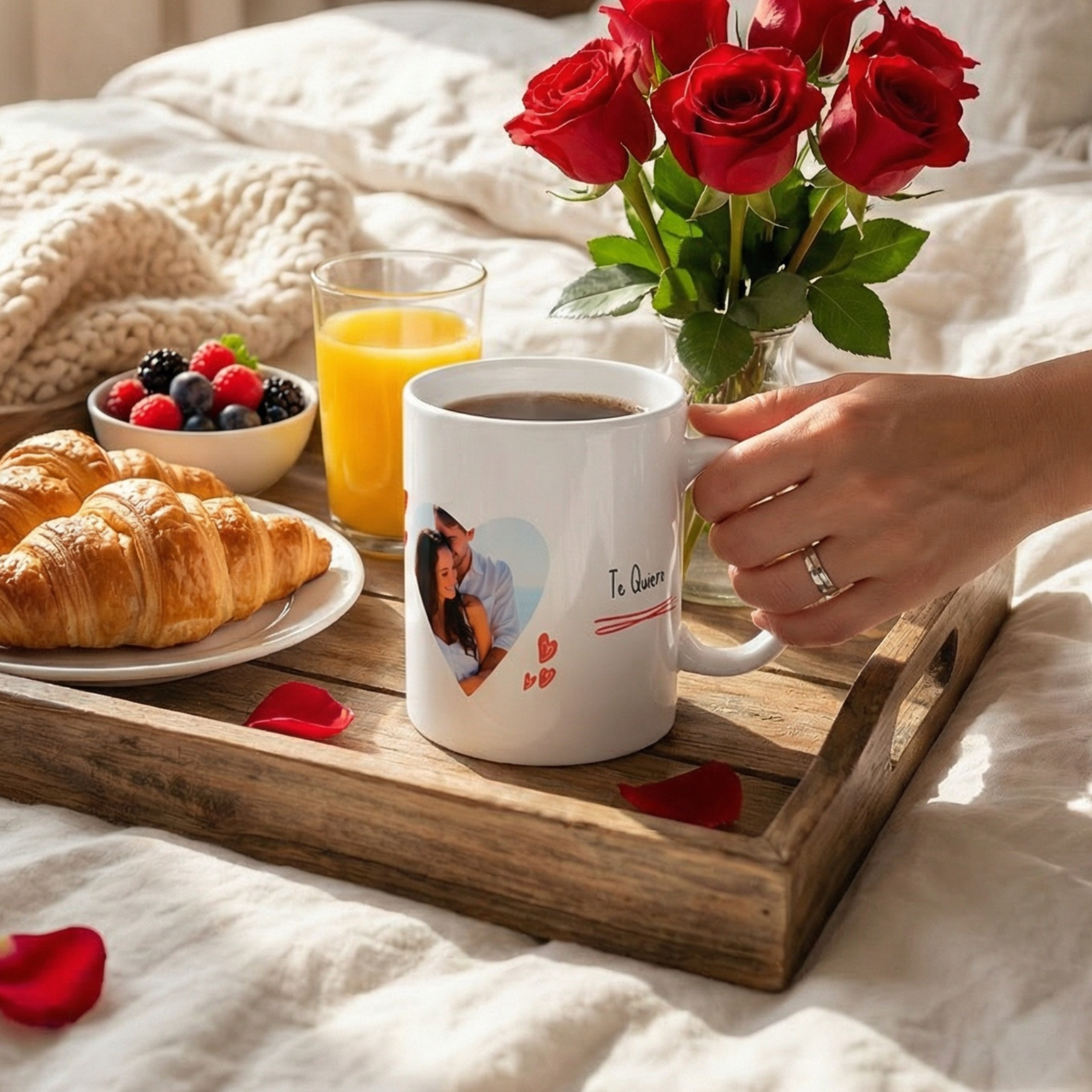 Caneca com foto de coração de casal 