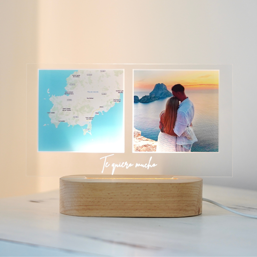 Regala recuerdos con esta lampara con dos fotos personalizadas y texto a tu persona favorita.