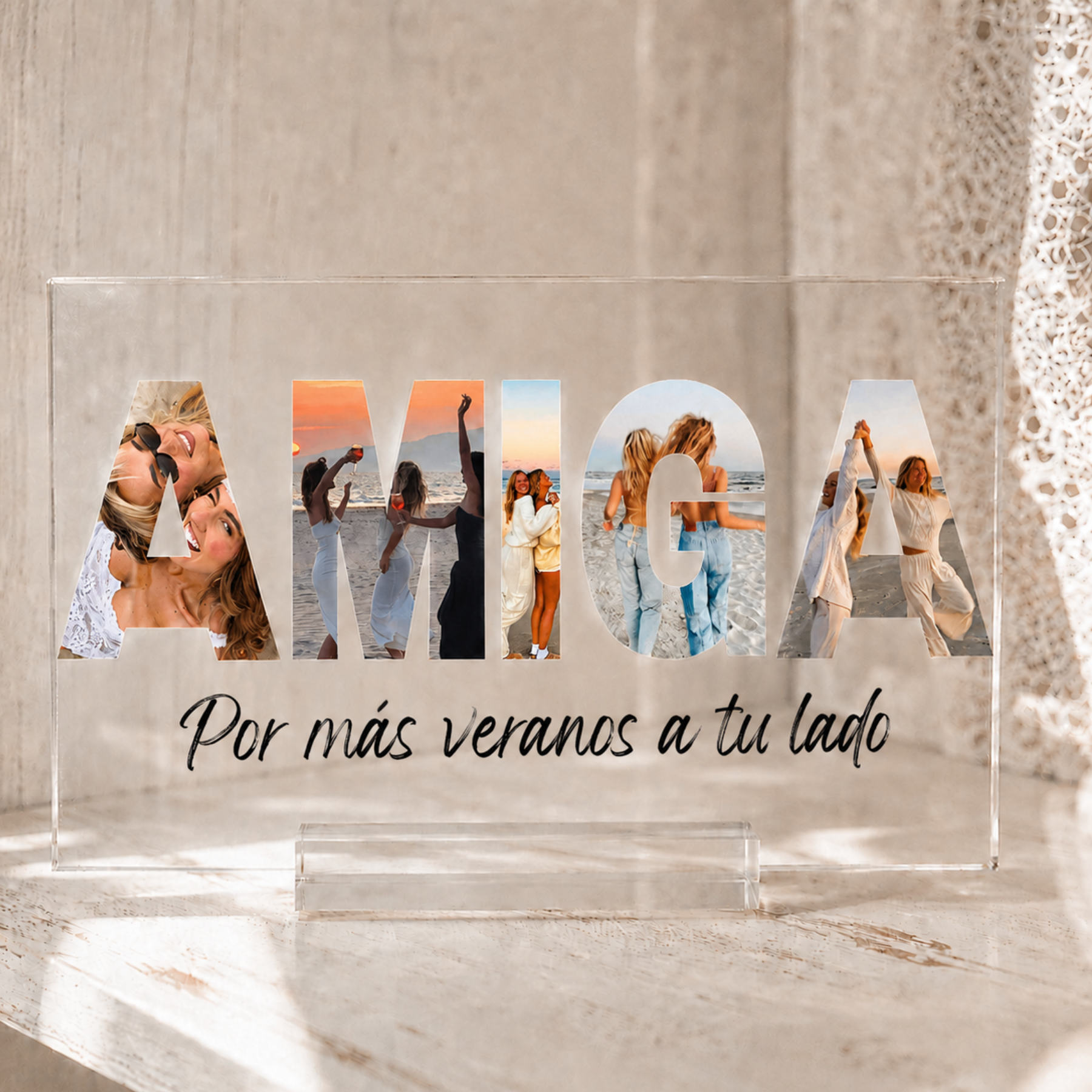 Placa "AMIGA" com fotos