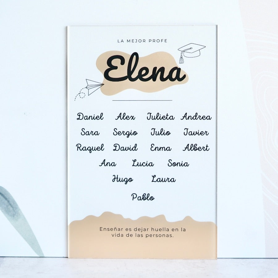 ¡ Celebra el fin de curso con nosotros !
Esta placa personalizada es un detalle original para regalar, puedes incluir los nombres de los alumnos y el de tu profesor o profesora favorito. Una placa sencilla pero original con la que recordar un gran curso escolar.
 Sin duda...¡sorprenderás!
