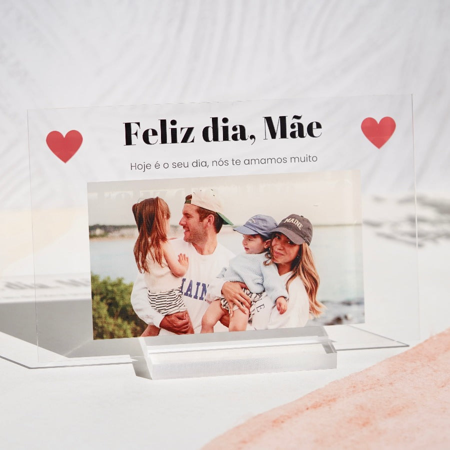 Um presente especial com foto e texto personalizados é o presente perfeito para o Dia da Mãe ou para o seu aniversário.

Um detalhe original para mostrar o quanto a ama!