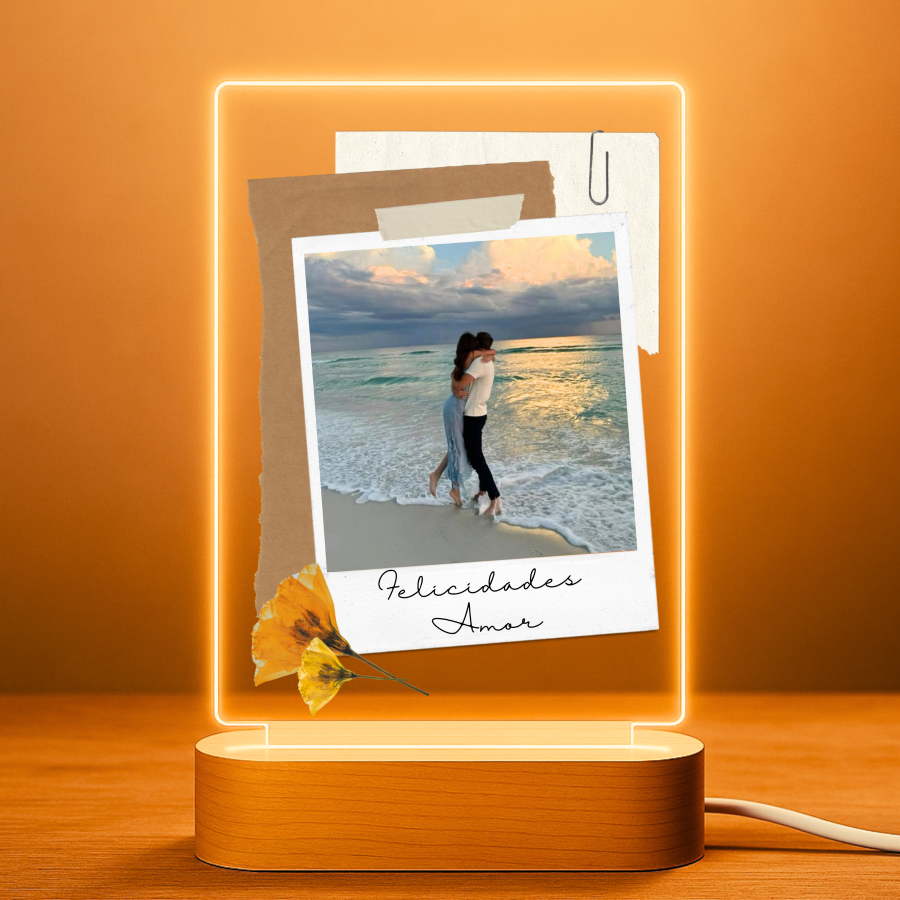 Lámpara personalizada estilo polaroid con foto y mensaje sobre metacrilato premium