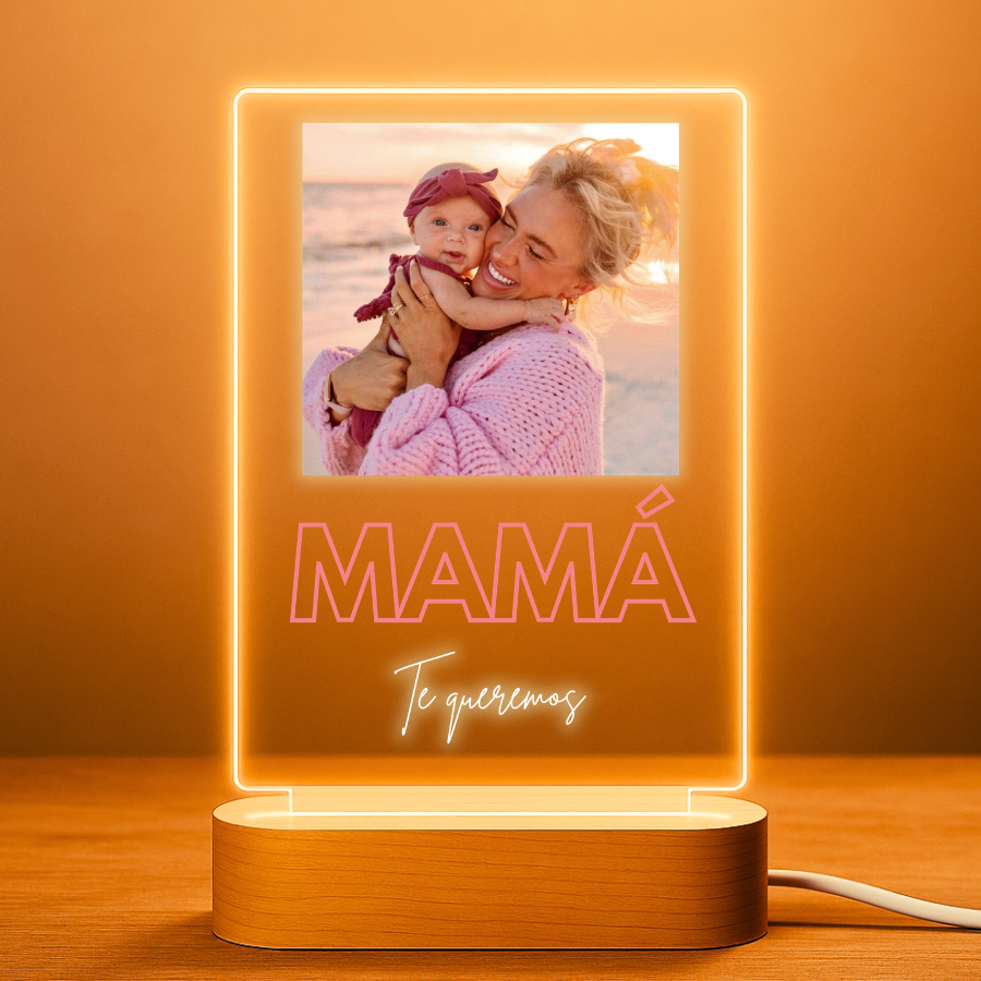Lámpara personalizada para mamá con una foto, letras rosas y mensaje Te queremos