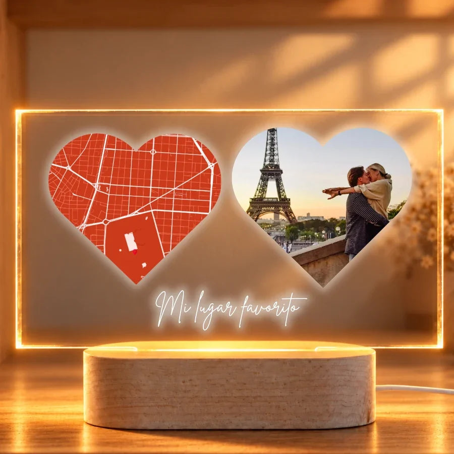 Lámpara personalizada con mapa en forma de corazón y foto de pareja, en metacrilato con base de luz LED de madera
