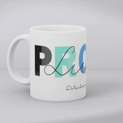 Taza Profe Colores , ¿Buscas un regalo original de fin de curso? 🎁 Descubre nuestras tazas personalizadas para profesores: especiales, emotivas y listas en 48h. ¡Sorprende a tu profe favorito!