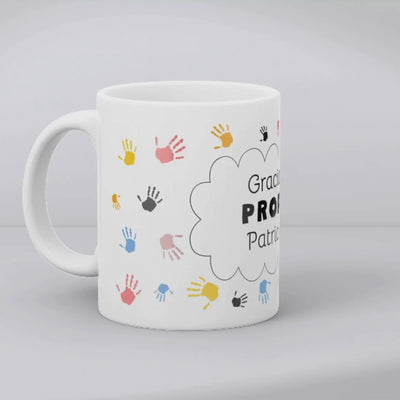 Taza Profe dejas Huella , ¿Buscas un regalo original de fin de curso? 🎁 Descubre nuestras tazas personalizadas para profesores: especiales, emotivas y listas en 48h. ¡Sorprende a tu profe favorito!
