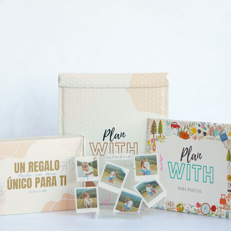 Set ideal para regalar a tu pareja incluye esta placa con los mejores momentos del año y libro de plan with de parejas para llenaros de aventuras
