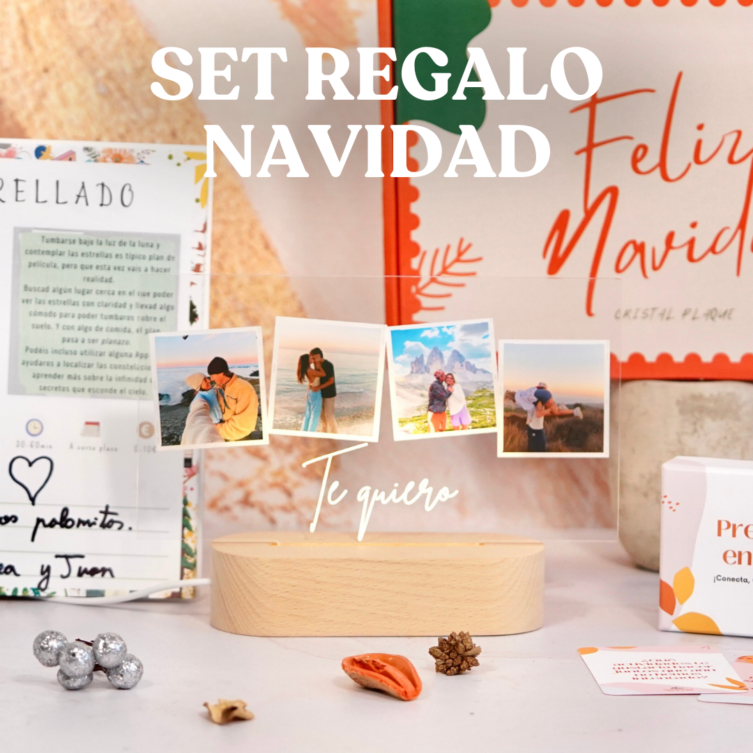 Set especial de navidad ideal para regalar a tu pareja incluye esta lámpara con los mejores momentos del año, libro de plan with de parejas para llenaros de aventuras, las cartas de plan with y presentado con la caja especial de navidad